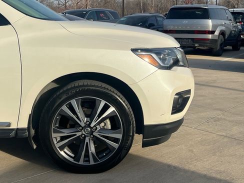 Used 2019 Nissan Pathfinder Platinum image 7