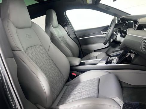 Used 2023 Audi e-tron S Prestige w/ Prestige Package image 13