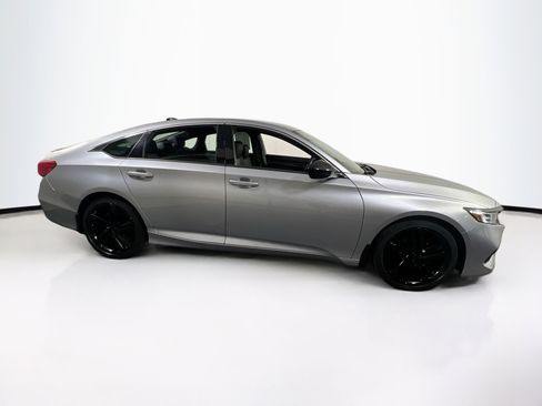 Used 2022 Honda Accord Sport image 4