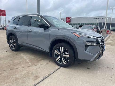 Used 2024 Nissan Rogue SL AWD/4WD image 7
