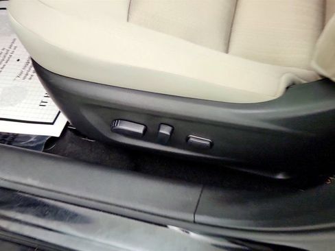 Used 2023 Nissan Altima 2.5 SV w/ SV Premium Package AWD/4WD image 12