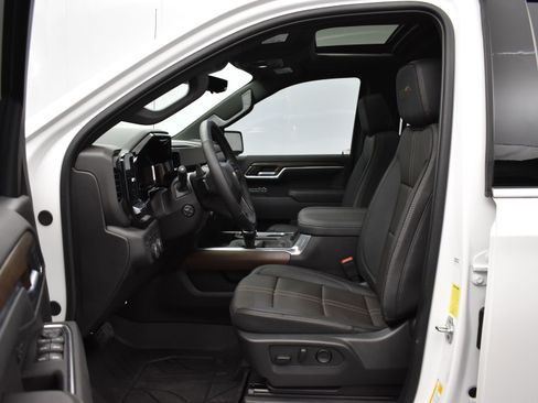 Used 2025 Chevrolet Silverado 1500 High Country image 8