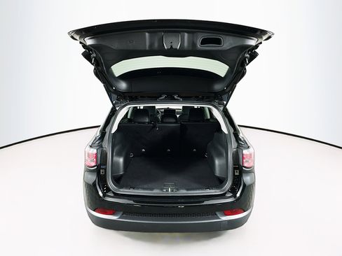 Used 2022 Jeep Compass Latitude image 28