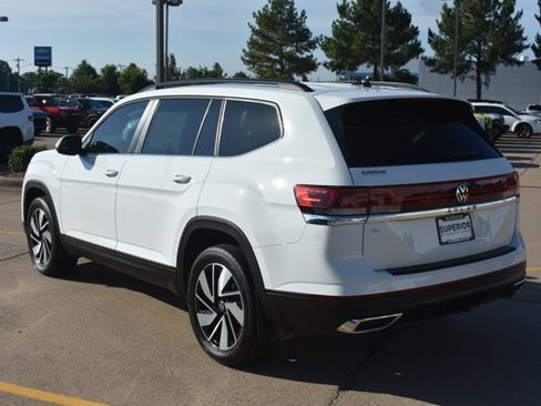 Used 2025 Volkswagen Atlas SE w/ Panoramic Sunroof Package FWD image 8
