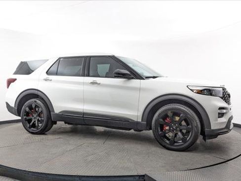 Used 2022 Ford Explorer ST w/ Equipment Group 401A image 9