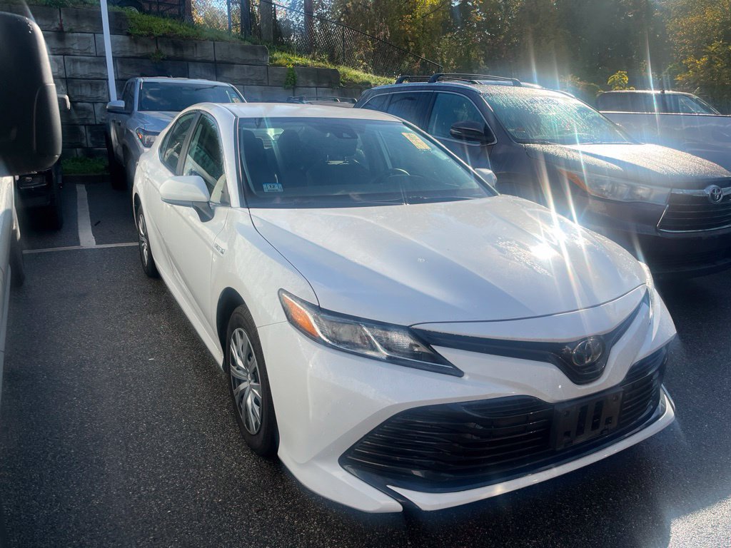 Used 2020 Toyota Camry LE FWD image 2