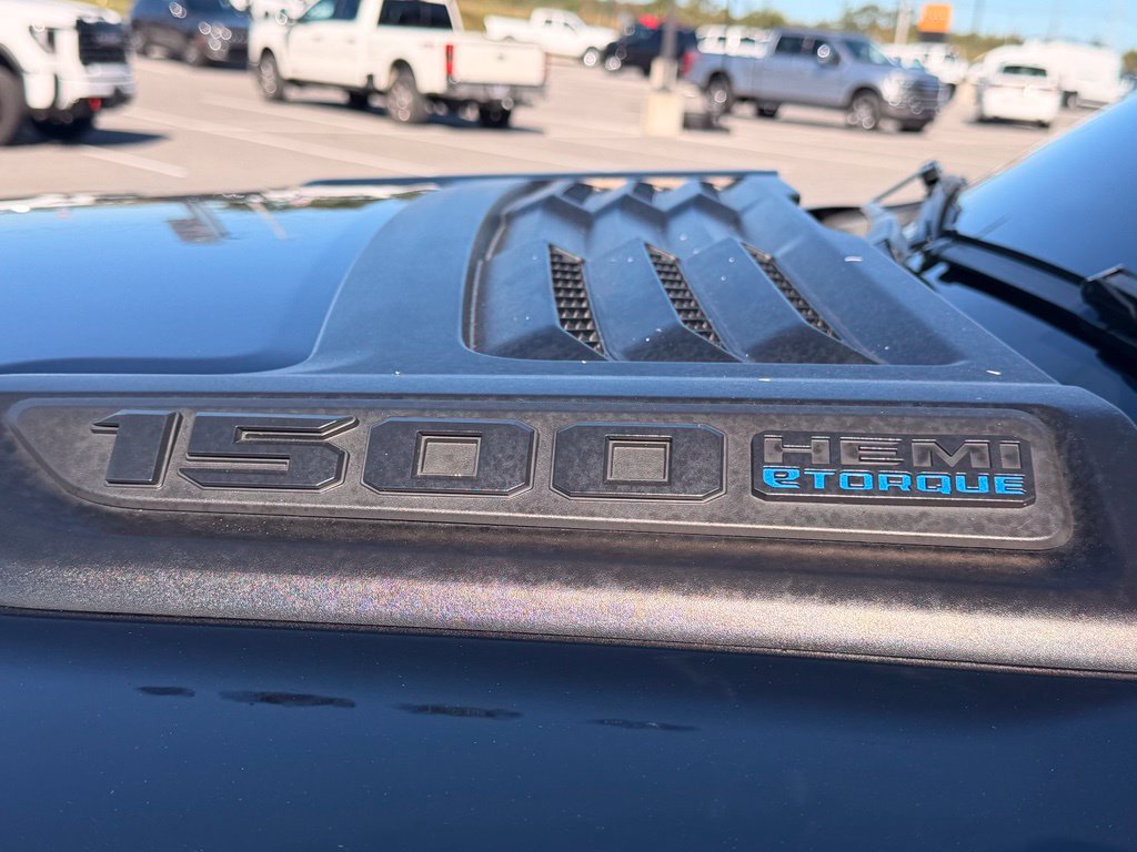 Used 2023 RAM 1500 Laramie AWD/4WD image 19