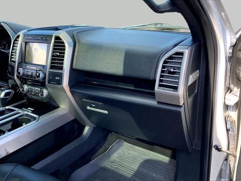Used 2018 Ford F150 Platinum w/ Equipment Group 701A Luxury AWD/4WD image 16