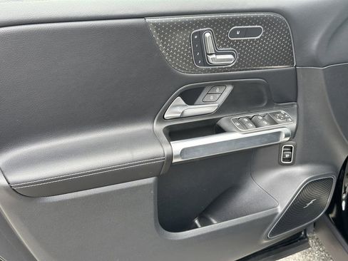 Certified 2025 Mercedes-Benz GLB 250 image 11