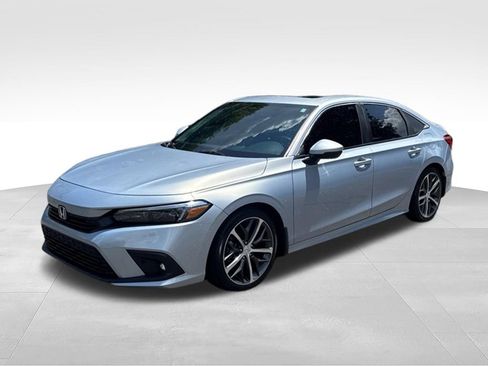 Used 2023 Honda Civic Touring image 3