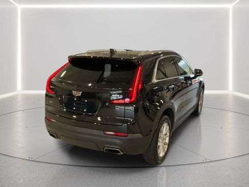 Used 2023 Cadillac XT4 Luxury w/ Cold Weather Package AWD/4WD image 6