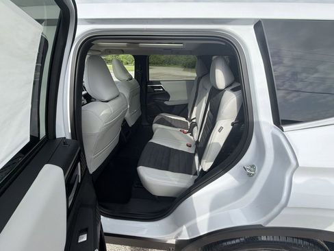New 2026 Mitsubishi Outlander SE AWD/4WD image 23