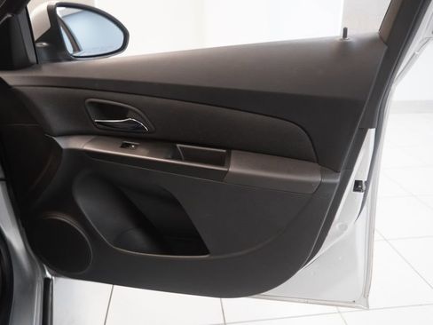Used 2013 Chevrolet Cruze LT image 29