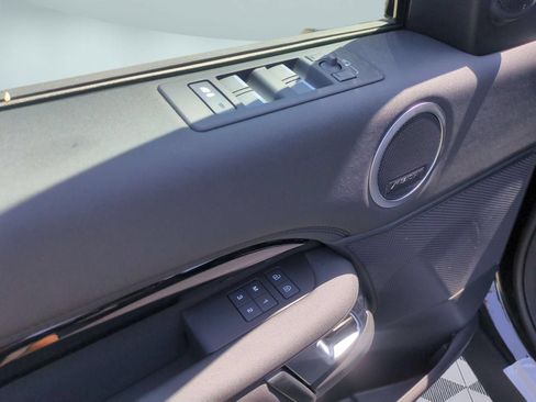 New 2026 Land Rover Discovery S AWD/4WD image 12