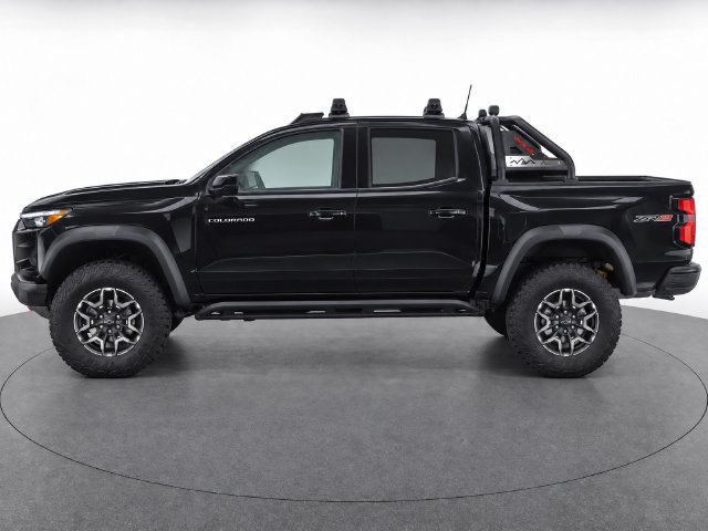 Used 2026 Chevrolet Colorado ZR2 w/ Technology Package AWD/4WD image 12