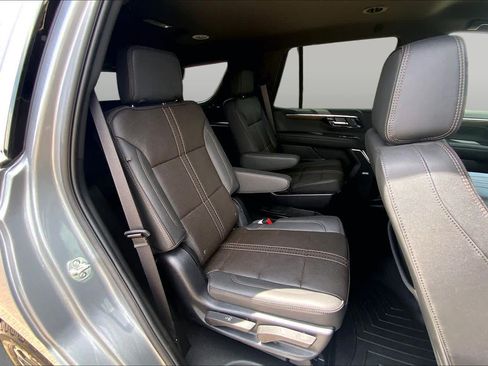 Used 2025 Chevrolet Tahoe High Country AWD/4WD image 38