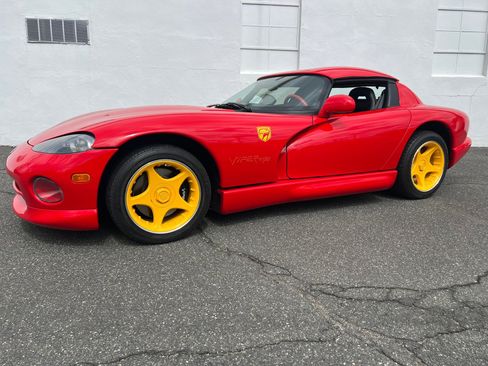 Used 1996 Dodge Viper RT/10 RWD image 2