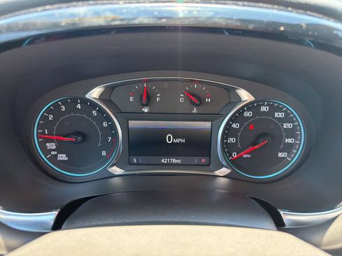 Used 2023 Chevrolet Traverse LT FWD image 13