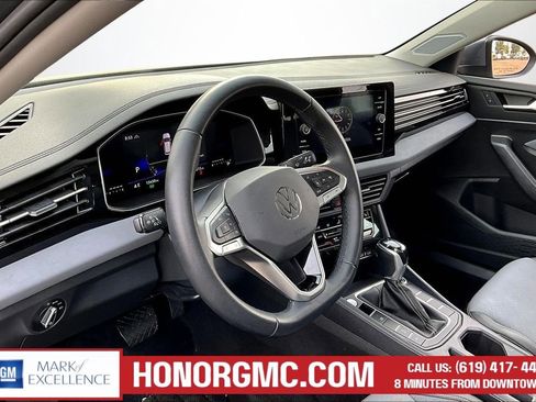 Used 2025 Volkswagen Jetta SE image 16