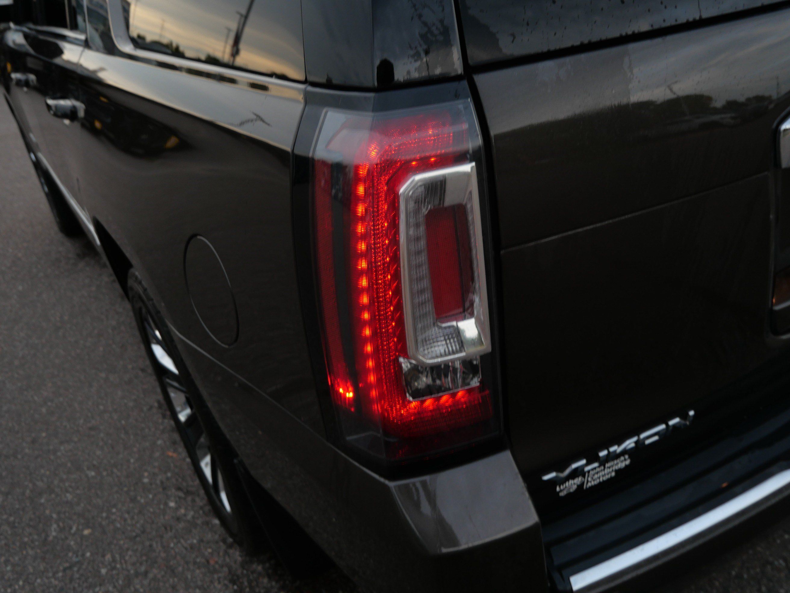 Used 2019 GMC Yukon Denali w/ Denali Ultimate Package AWD/4WD image 17