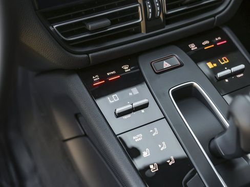 Certified 2026 Porsche Macan Turbo AWD/4WD image 26