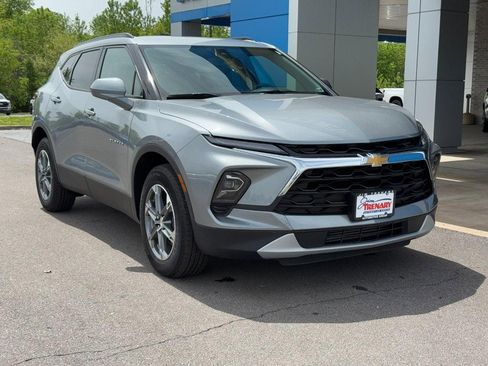 Used 2023 Chevrolet Blazer LT w/ Convenience Package FWD image 2