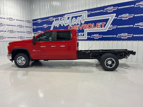 New 2026 Chevrolet Silverado 3500 LT w/ Convenience Package AWD/4WD image 3