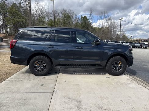 Used 2025 Ford Expedition Tremor image 8