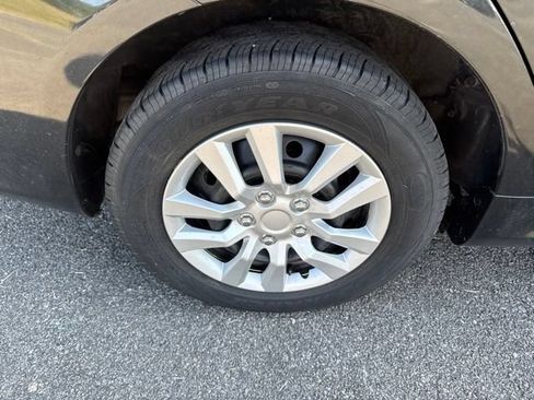 Used 2009 Toyota Corolla w/ All Weather Guard Pkg FWD image 9
