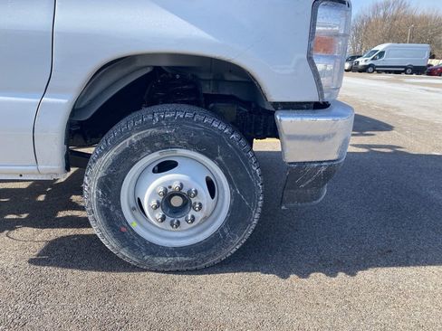 New 2027 Ford E-450 and Econoline 450 Super Duty image 5