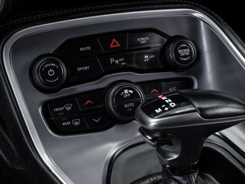 Used 2019 Dodge Challenger R/T RWD image 31