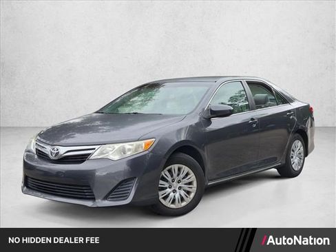 Used 2012 Toyota Camry LE FWD image 1
