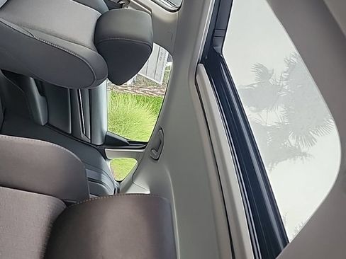 Used 2018 Honda Accord EX image 13