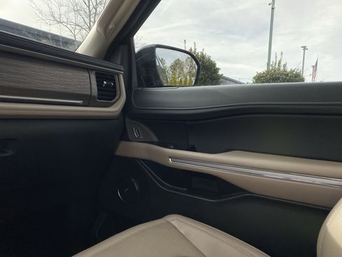 Used 2024 Ford Expedition Max Limited image 29