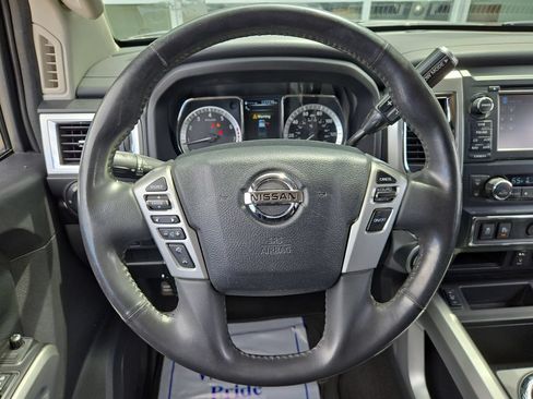 Used 2017 Nissan Titan SV AWD/4WD image 20