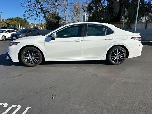 Certified 2021 Toyota Camry SE w/ Carpet Mat Package (TMS) image 2