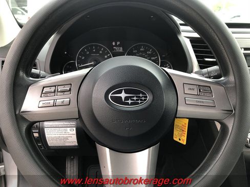 Used 2011 Subaru Outback 2.5i AWD/4WD image 12