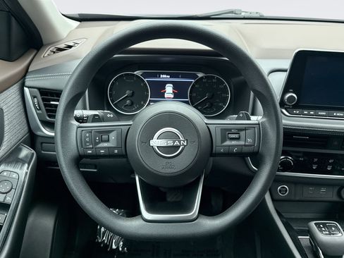 Used 2023 Nissan Rogue S AWD/4WD image 12