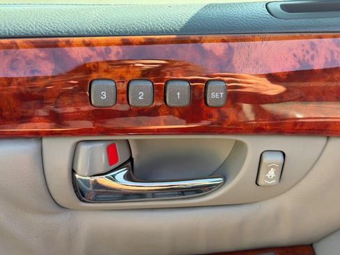 Used 2006 Lexus LS 430 RWD image 15