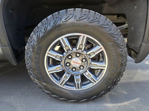 Certified 2024 GMC Sierra 1500 AT4 w/ Technology Package AWD/4WD image 3