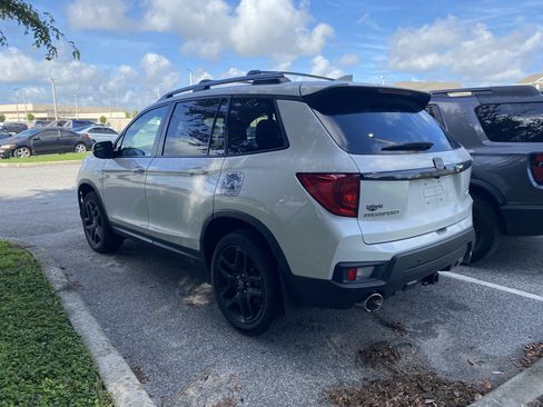 Used 2025 Honda Passport EX-L image 10