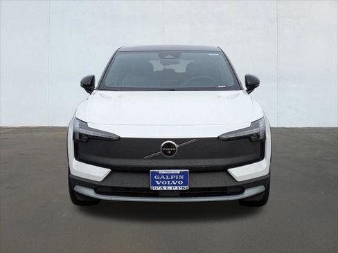 New 2026 Volvo EX30 Cross Country Ultra image 4