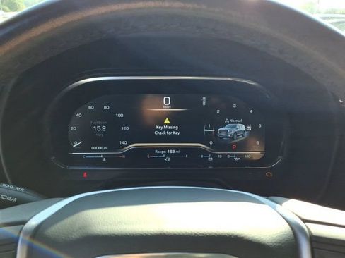 Used 2022 GMC Yukon SLE w/ Gmc Pro Safety Plus Package AWD/4WD image 19