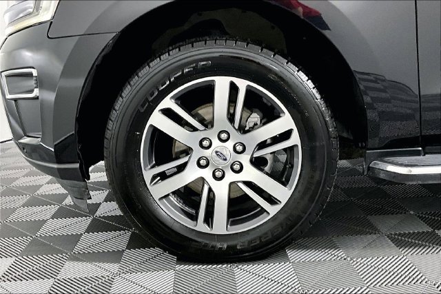 Used 2022 Ford Expedition Max Limited AWD/4WD image 11