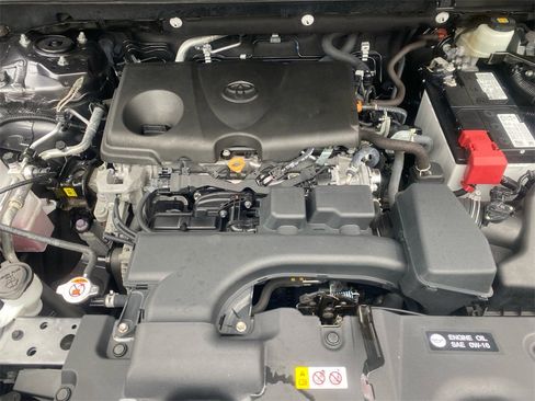 Used 2022 Toyota RAV4 XLE image 13
