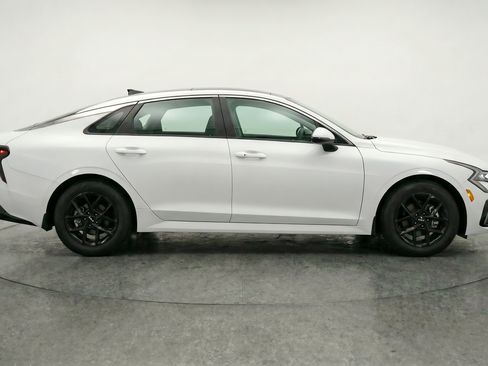 Used 2025 Kia K5 LXS FWD image 11