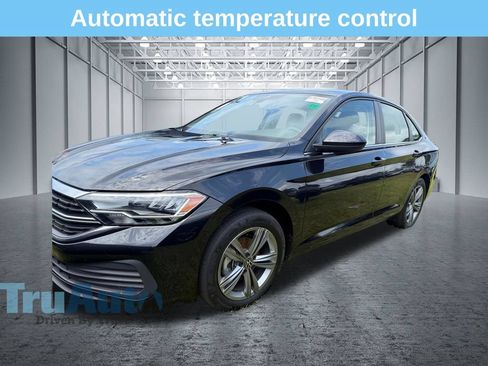 Used 2024 Volkswagen Jetta SE FWD image 1