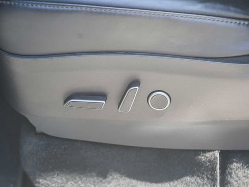 Used 2021 Tesla Model Y Long Range AWD/4WD image 21