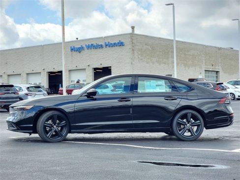 Used 2023 Honda Accord Sport image 4