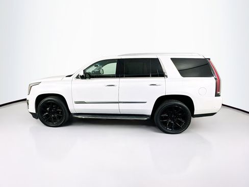 Used 2017 Cadillac Escalade Luxury RWD image 4